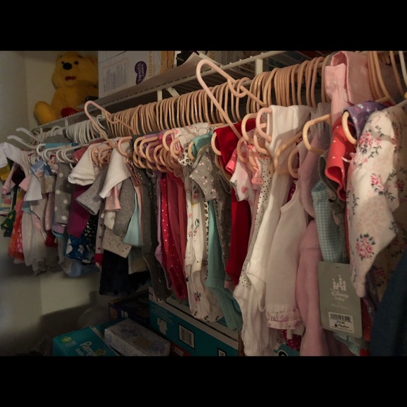 Newborn onesies to 3 months - Picture 1 of 3